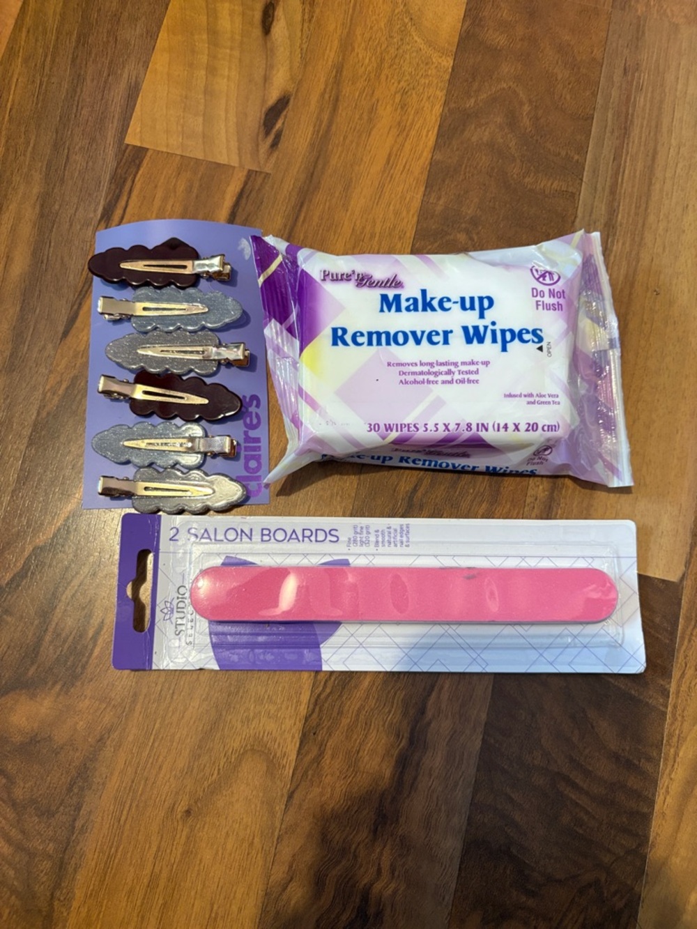 Make-up Remover Wipes Pack with Pink Nail Buffer & Metal Hair Clips